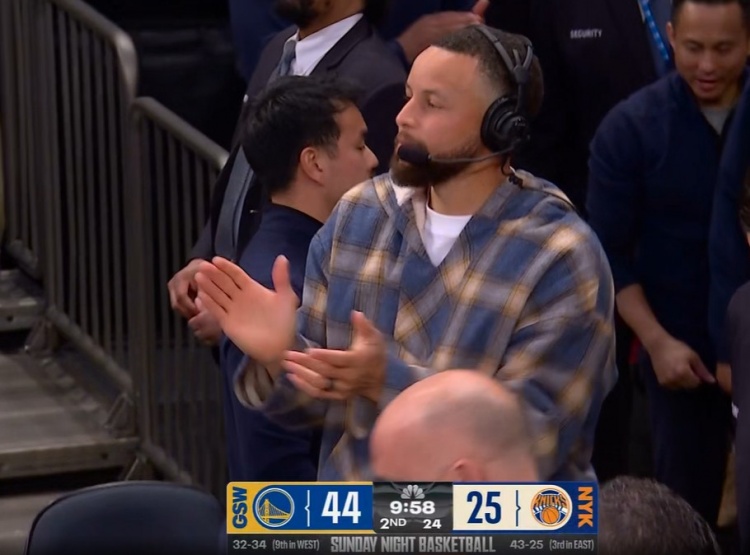 开云-场边库里看高兴了！小佩顿外线连中两记三分球 勇士领先19分打停